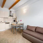 Apartamento 294 *