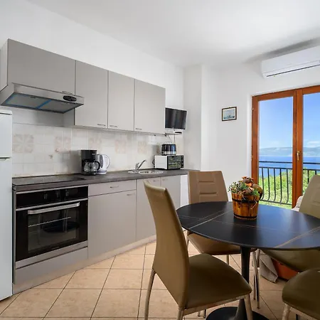 Apartman 294 *